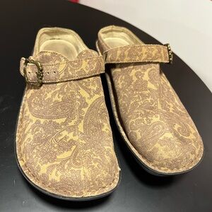 Alegria Brown Paisley Mules